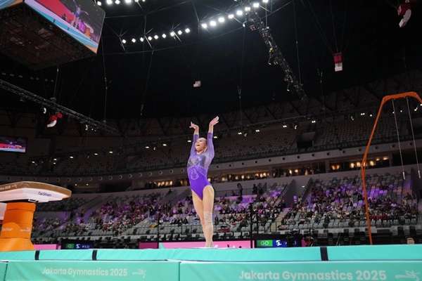 Melnikova fue campeona mundial del concurso general en 2021, unos meses después de haberse colgado el oro por equipos en los Juegos Olímpicos de Tokio