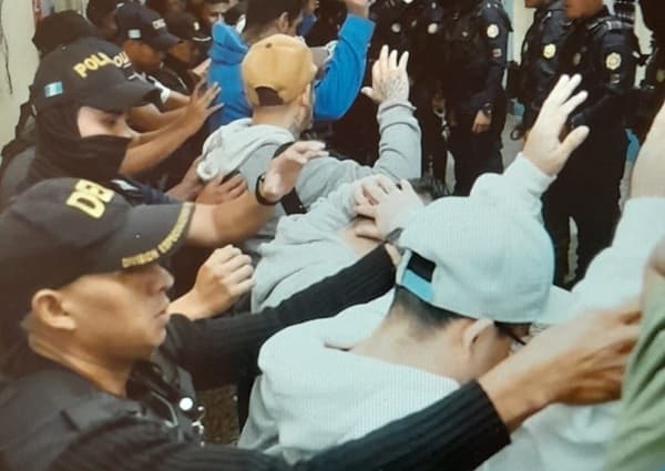Guatemala El ministro anunció una recompensa de unos 20.000 dólares por cada pandillero fugado