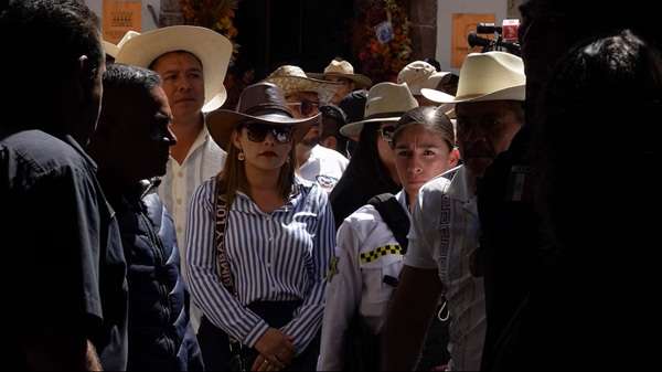 Movimiento Sombrero La marcha de la Generación Z será por el asesinato de Carlos Manzo, alcalde de Uruapan, quien fue ejecutado mientras participaba en un festival del Día de Muertos