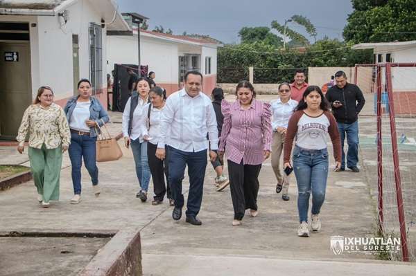 IdS-EducCívica El alcalde señaló que la educación cívica es una herramienta fundamental para fortalecer la convivencia social, el respeto al entorno y la participación ciudadana, así como generar una cultura de respeto a los símbolos nacionales y la vida comunitaria